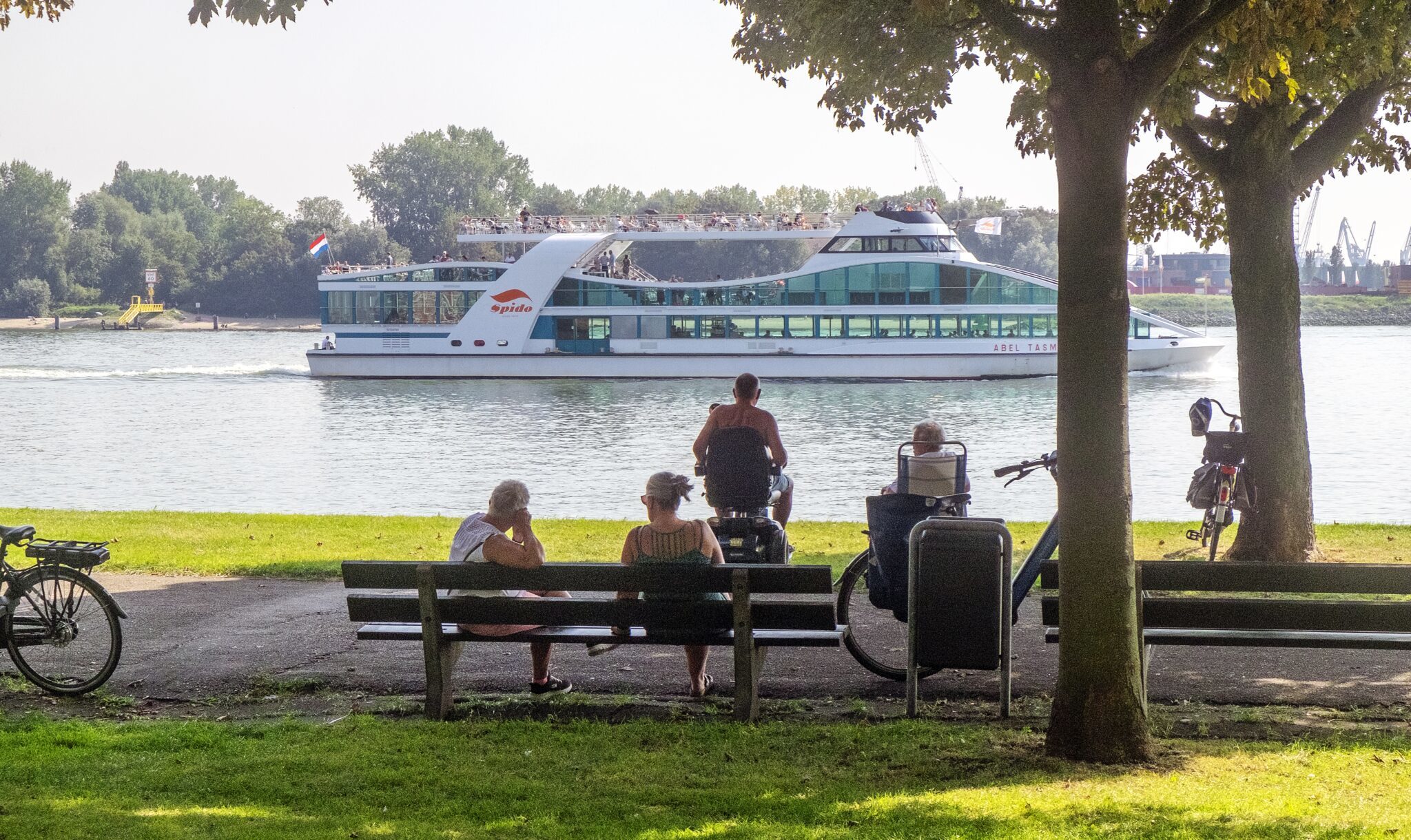 Meer bestaanszekerheid? Ontkoppel AOW van het minimumloon